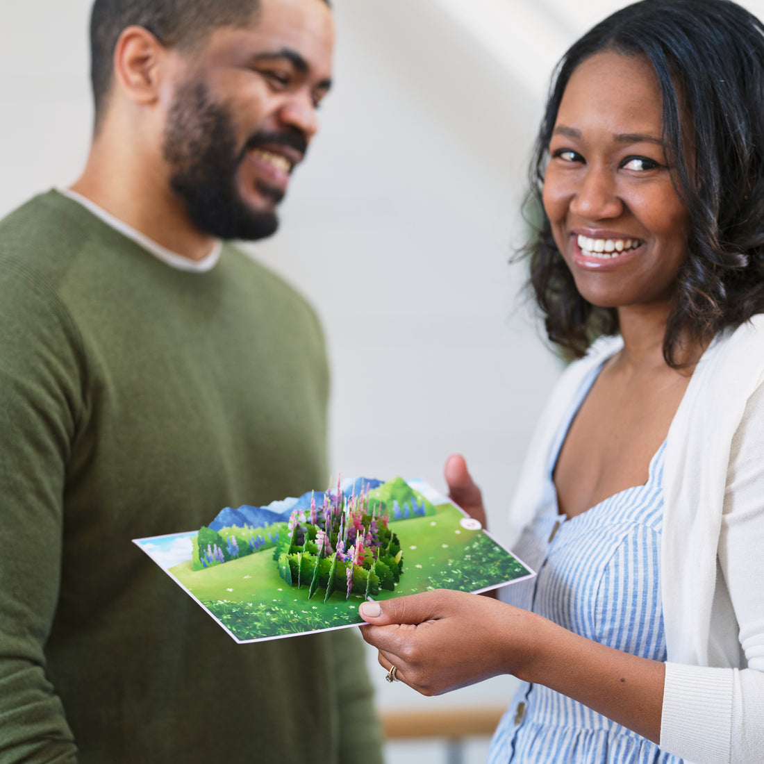 Husband giving Wife a Mother's Day Pop-Up Card