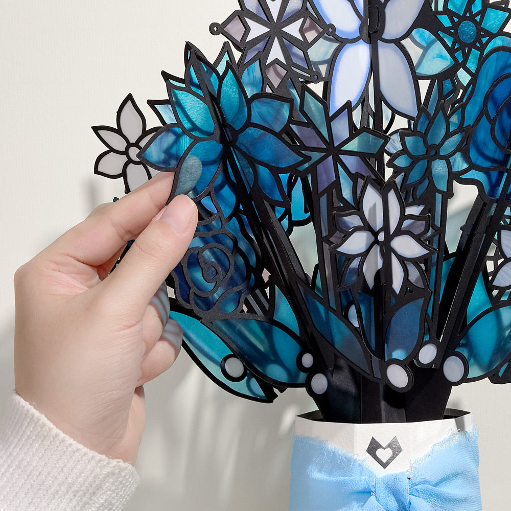 Icy Snowflake HeartFelt Charm Card™ & Suncatcher Bouquet Bundle