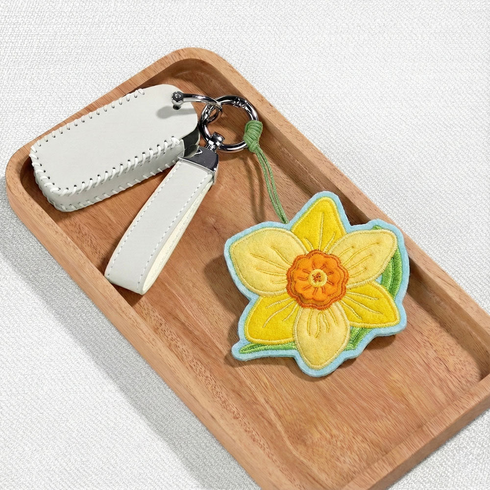 Sunny Daffodil HeartFelt Charm Card™