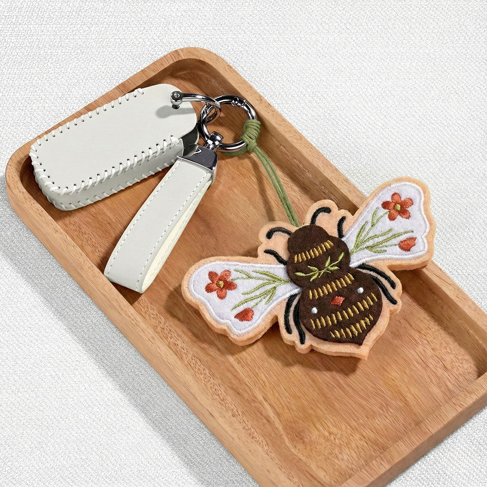 Botanical Bee HeartFelt Charm Card™