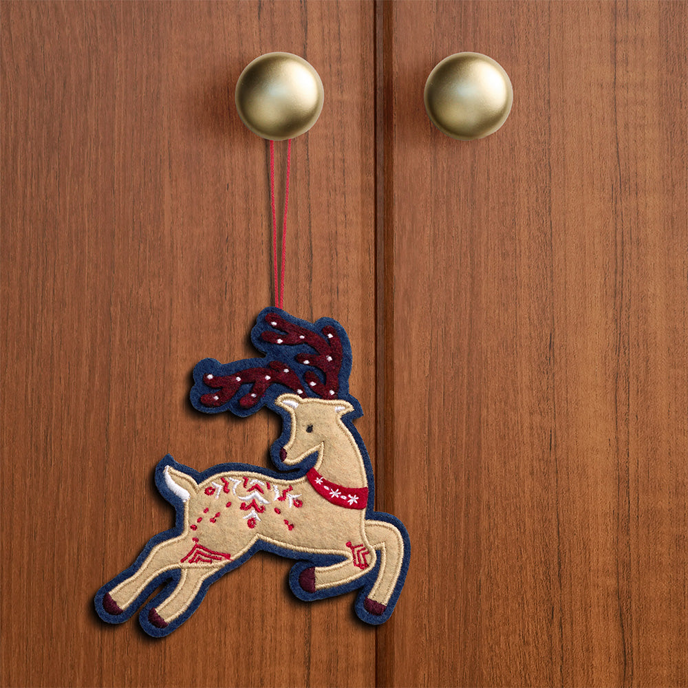 Prancing Reindeer HeartFelt Charm Card™